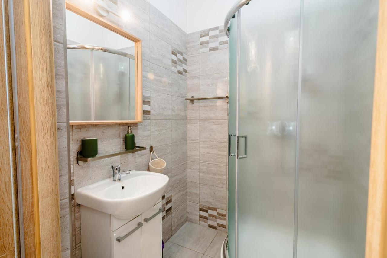 Elegant Very Berry Studios In Poznan Center By Noclegi Renters 외부 사진